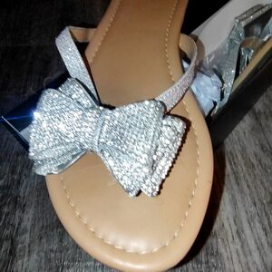 Woman's size 8 mabae silver bling sandals